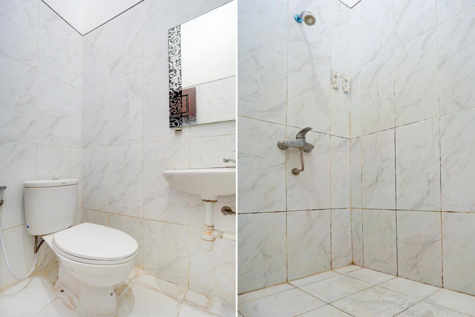 Oyo Life 93083 Nova Jaya 3 Homestay Syariah Lamongan Exterior foto